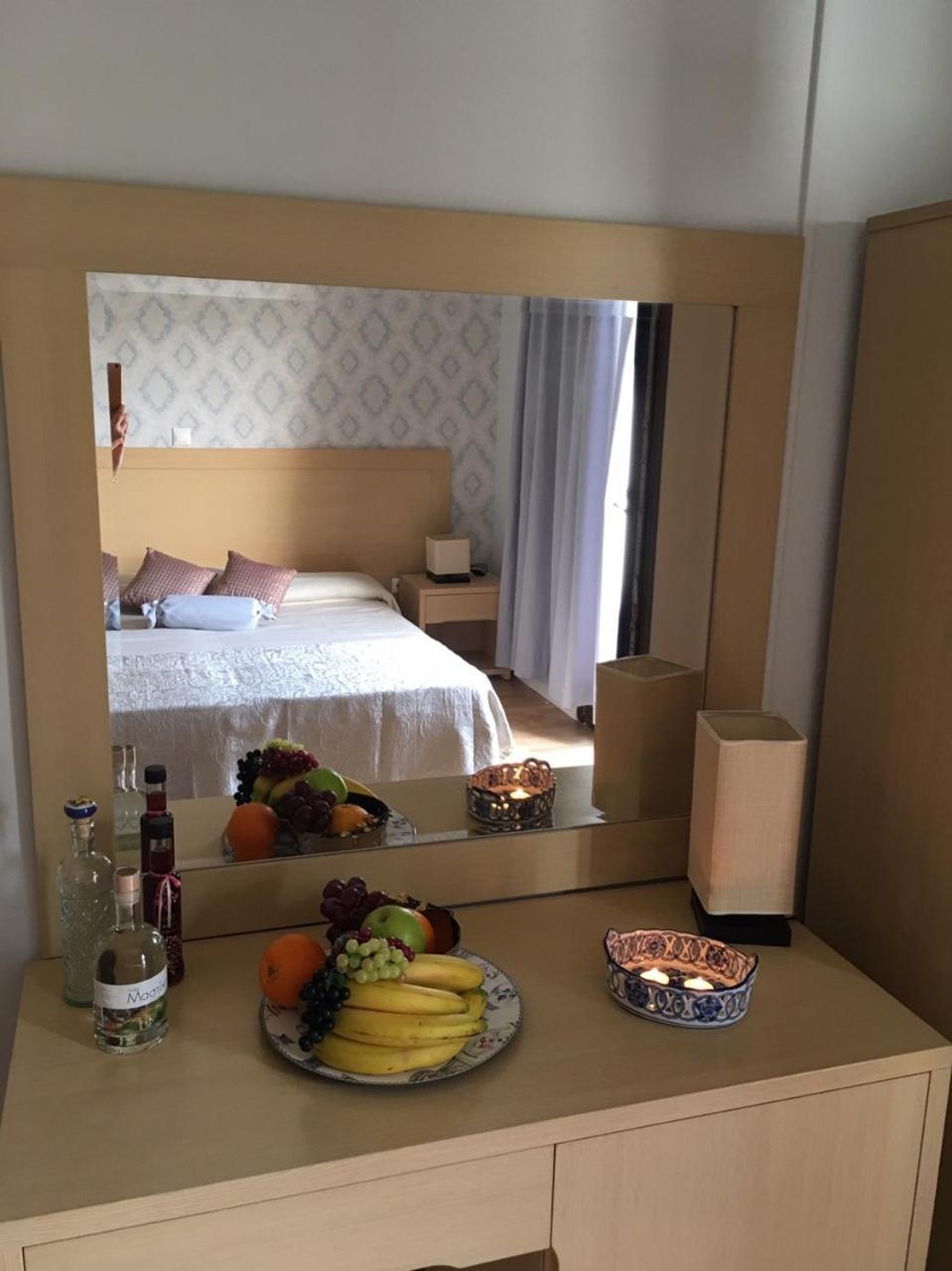 Aphrodite Hotel Syros Kini エクステリア 写真