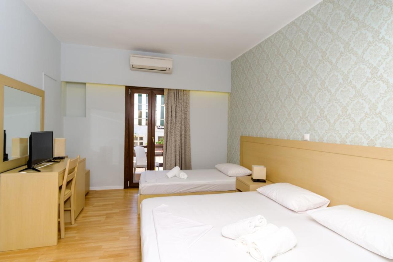 Aphrodite Hotel Syros Kini エクステリア 写真